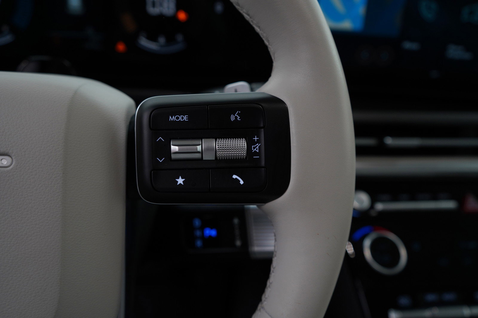2025 Hyundai Santa Fe SEL photo 16