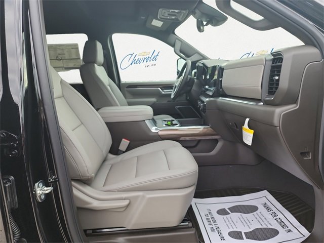 2025 Chevrolet Silverado 2500HD LT photo 13