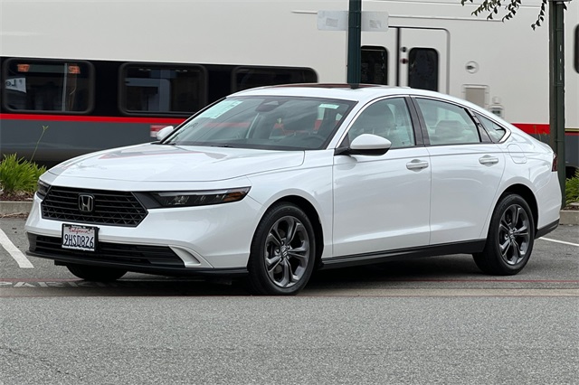 2023 Honda Accord EX photo 4