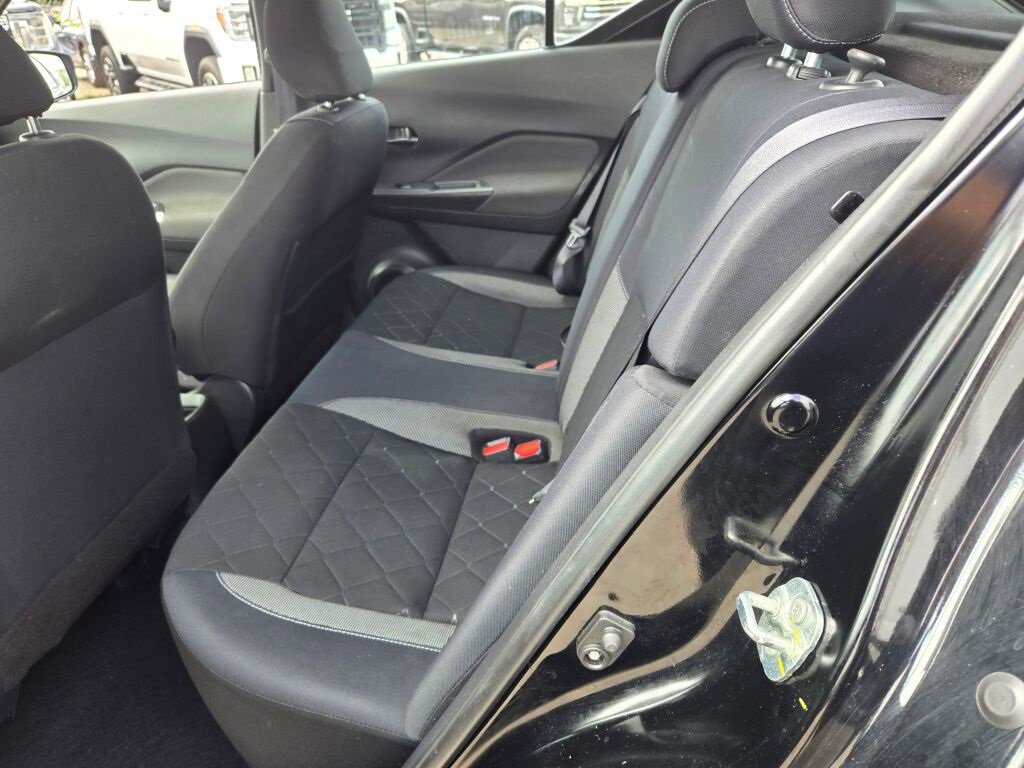 2020 Nissan Kicks SV photo 12