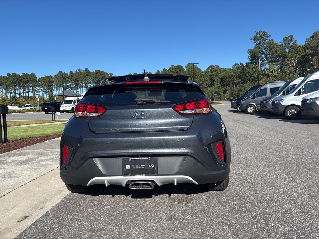 2020 Hyundai Veloster 2.0L Premium photo 3