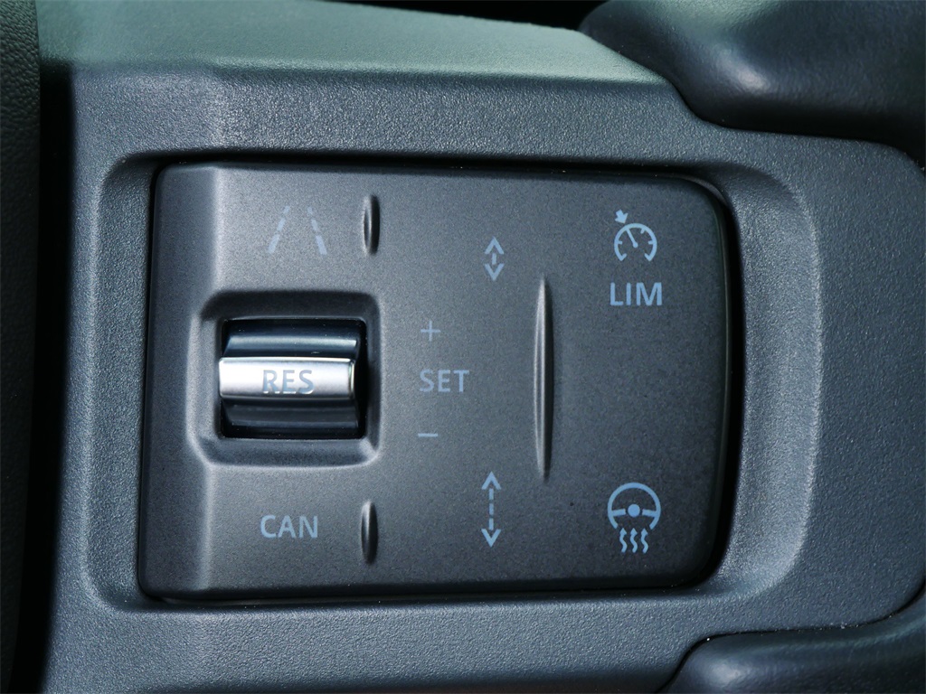 2023 Land Rover Defender 110 X-Dynamic SE photo 18