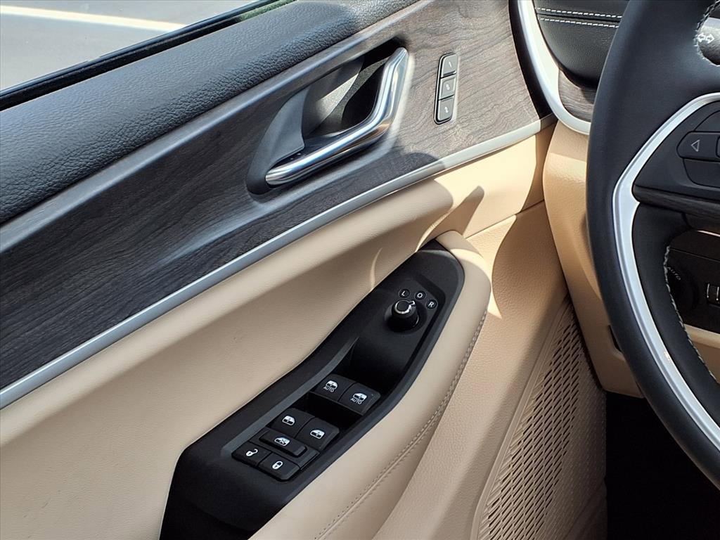 2025 Jeep Grand Cherokee Limited photo 11