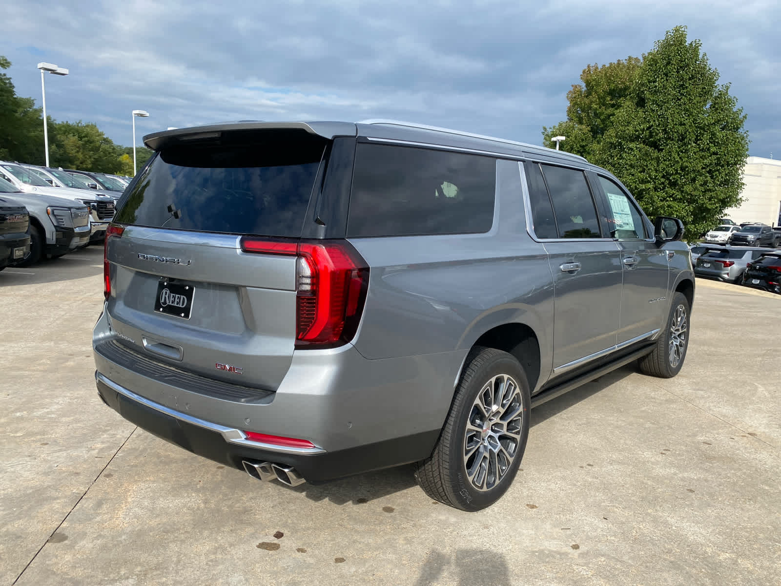 2025 Gmc Yukon XL Denali photo 5