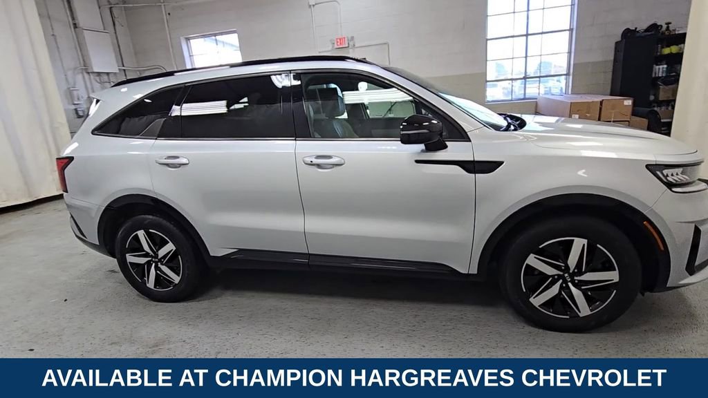 Used 2021 Kia Sorento EX with VIN 5XYRH4LF9MG034705 for sale in Royal Oak, MI