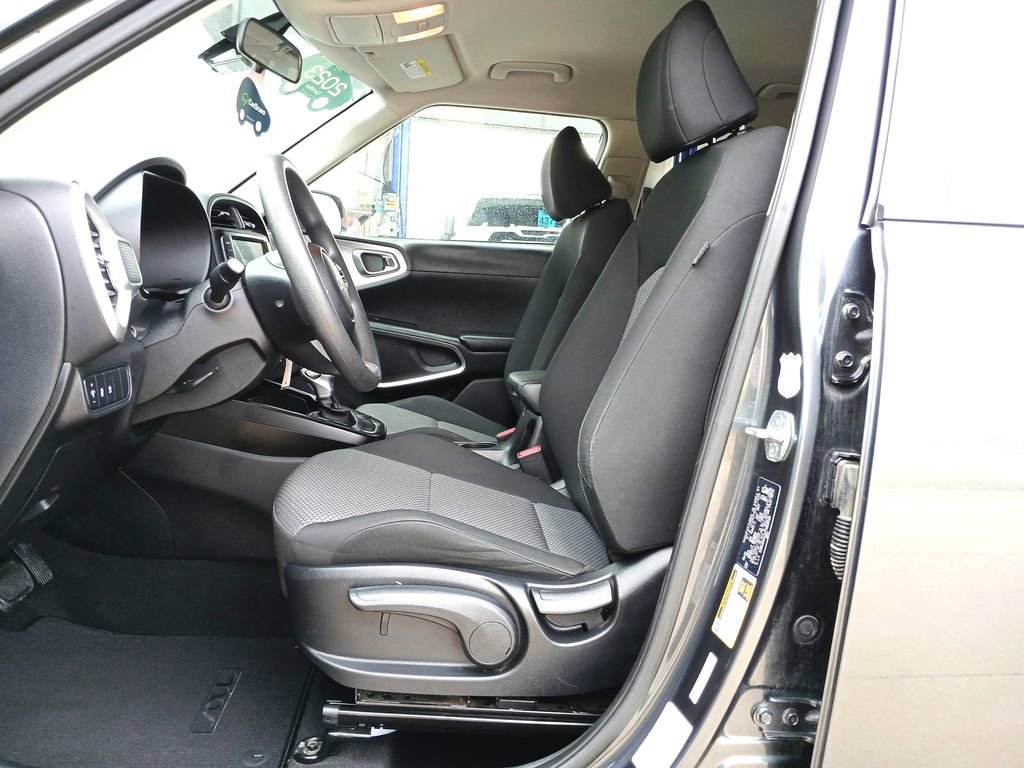2023 Kia Soul LX photo 14