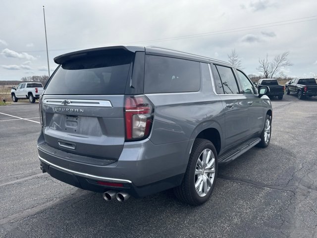 2021 Chevrolet Suburban High Country photo 3