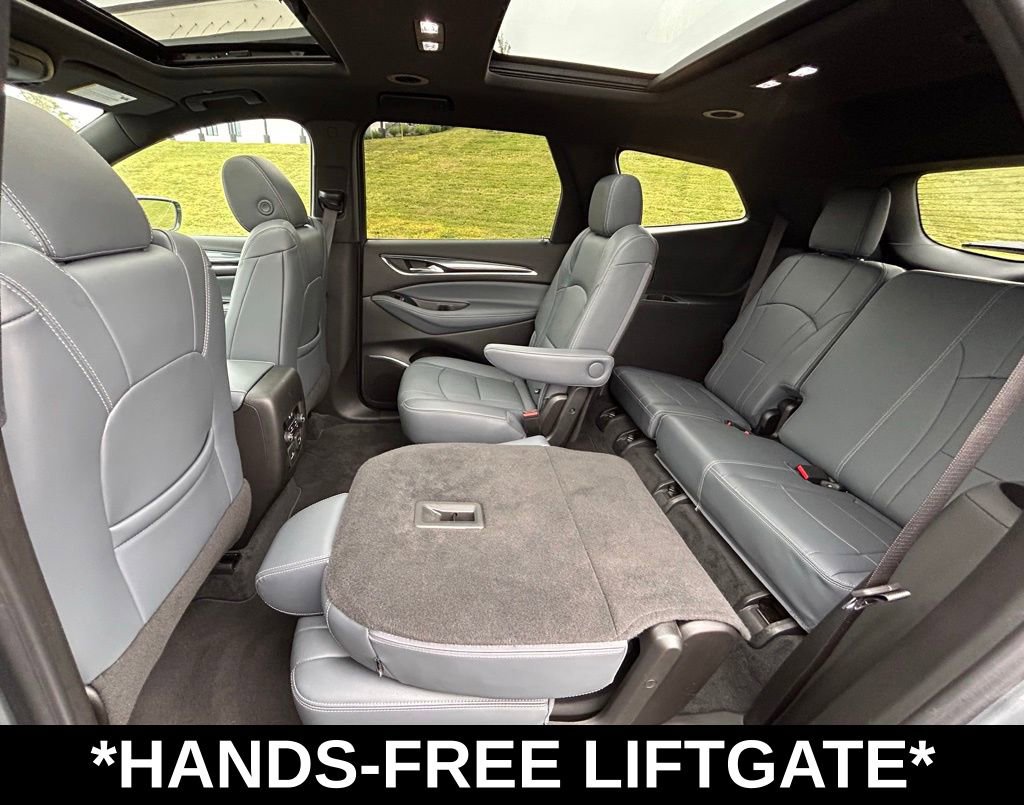 2023 Buick Enclave Premium photo 18