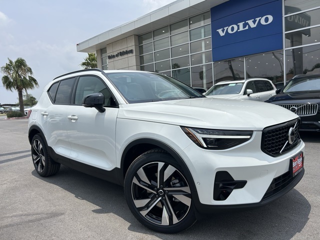 2025 Volvo XC40 Plus