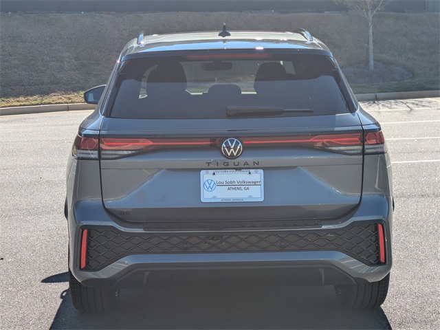 2025 Volkswagen Tiguan SE photo 4