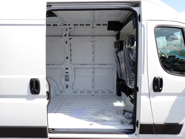 2025 Ram ProMaster 2500 photo 7