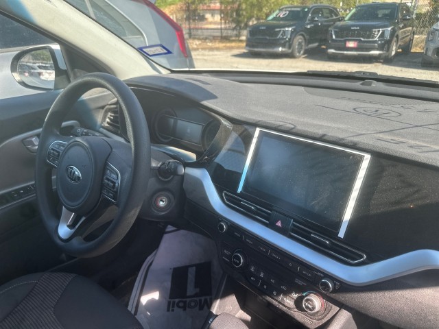 Used 2020 Snow White Pearl Kia LX image 12