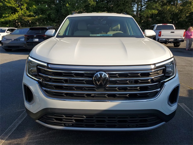 2026 Volkswagen Atlas SE photo 2