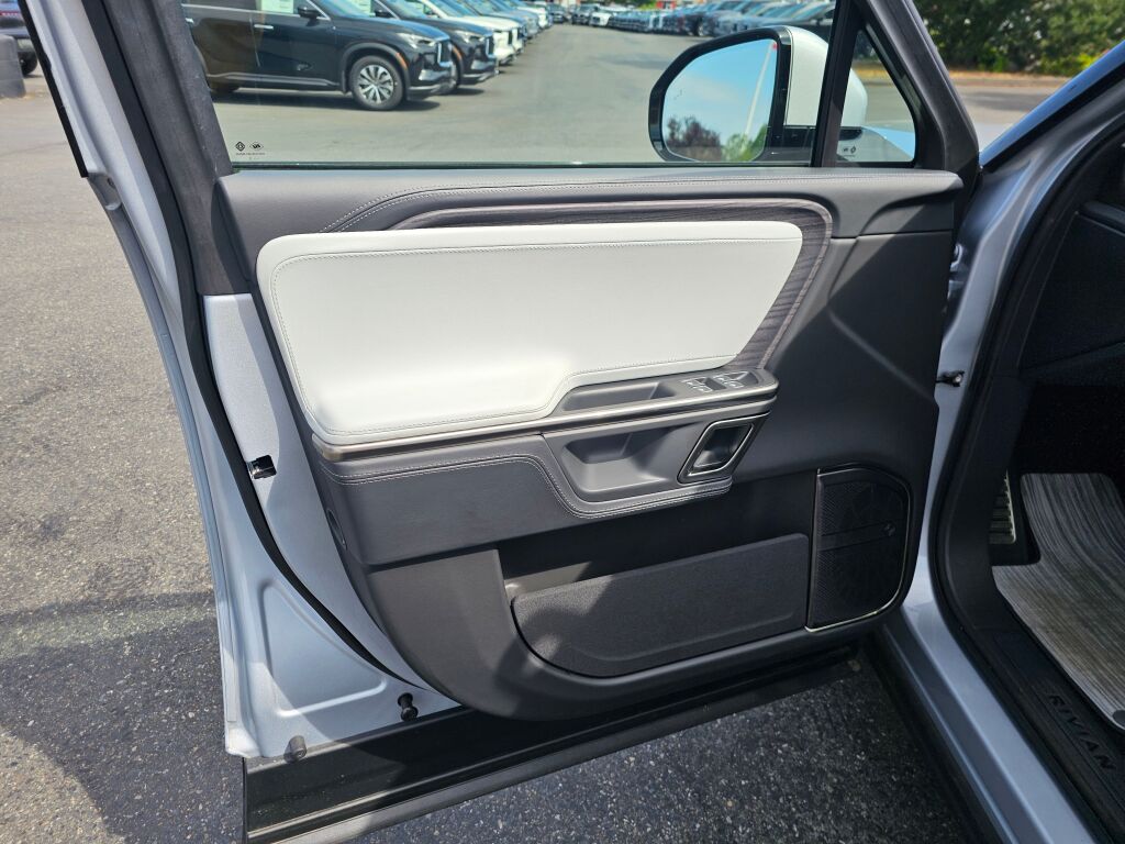 2023 Rivian R1S Adventure photo 23