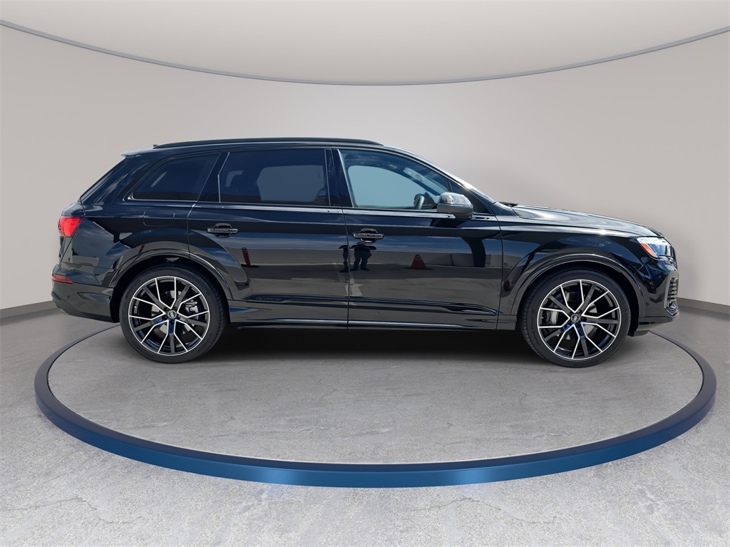 2025 Audi Q7 55 Prestige photo 4