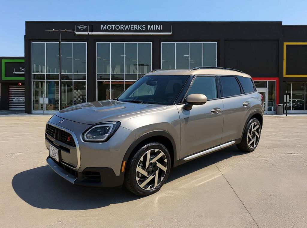 2025 MINI Countryman S's photo