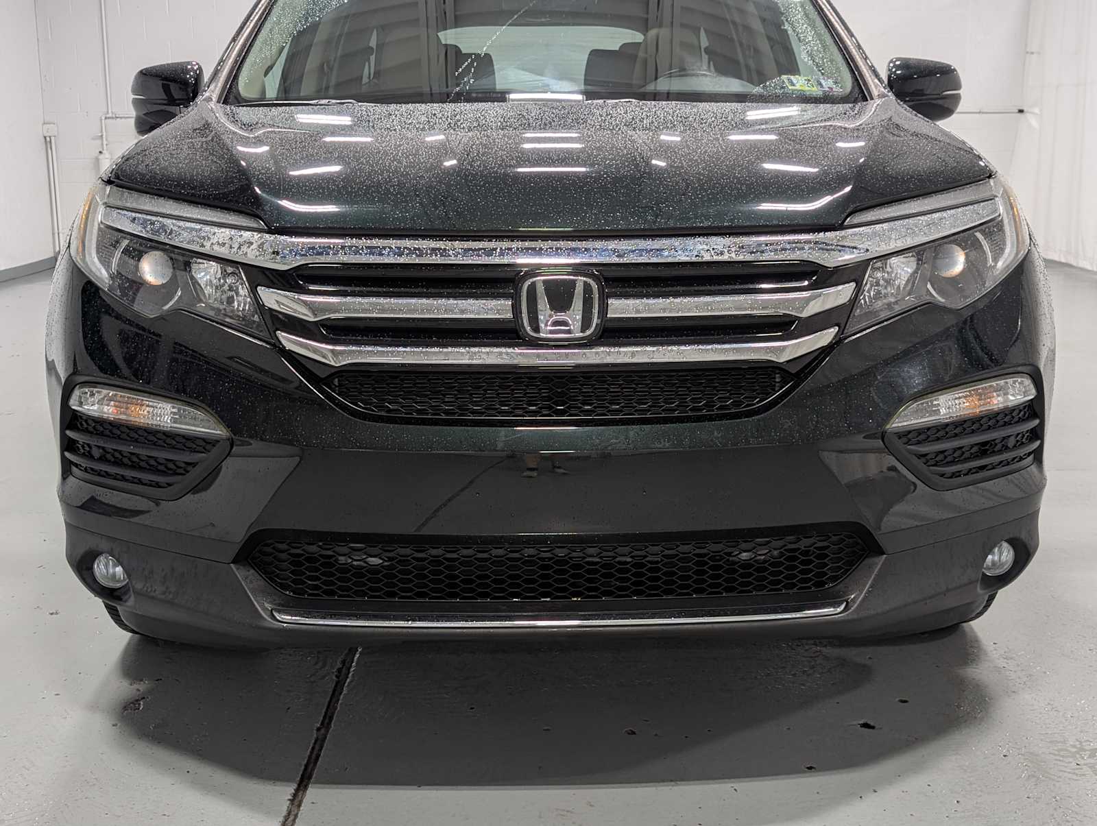 2016 Honda Pilot Touring photo 2