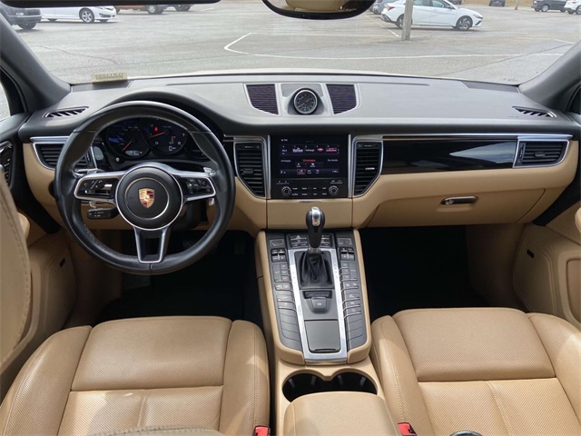 2018 Porsche Macan Base photo 9