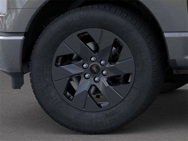 2025 Ford F-150 Lightning Lariat photo 17