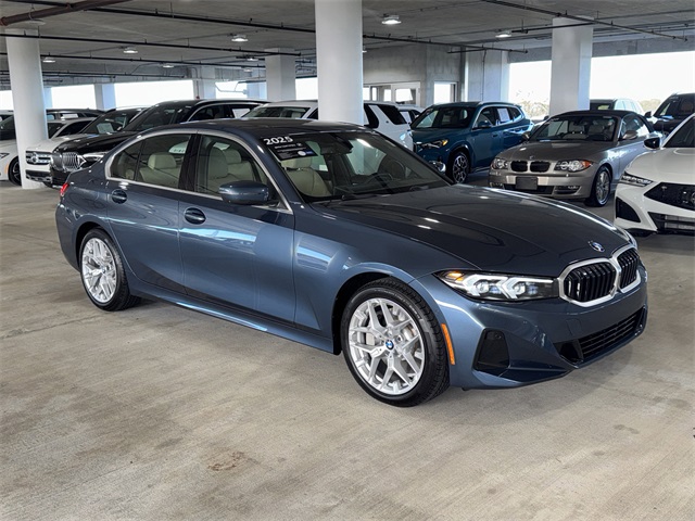 2025 BMW 3 Series 330i's photo