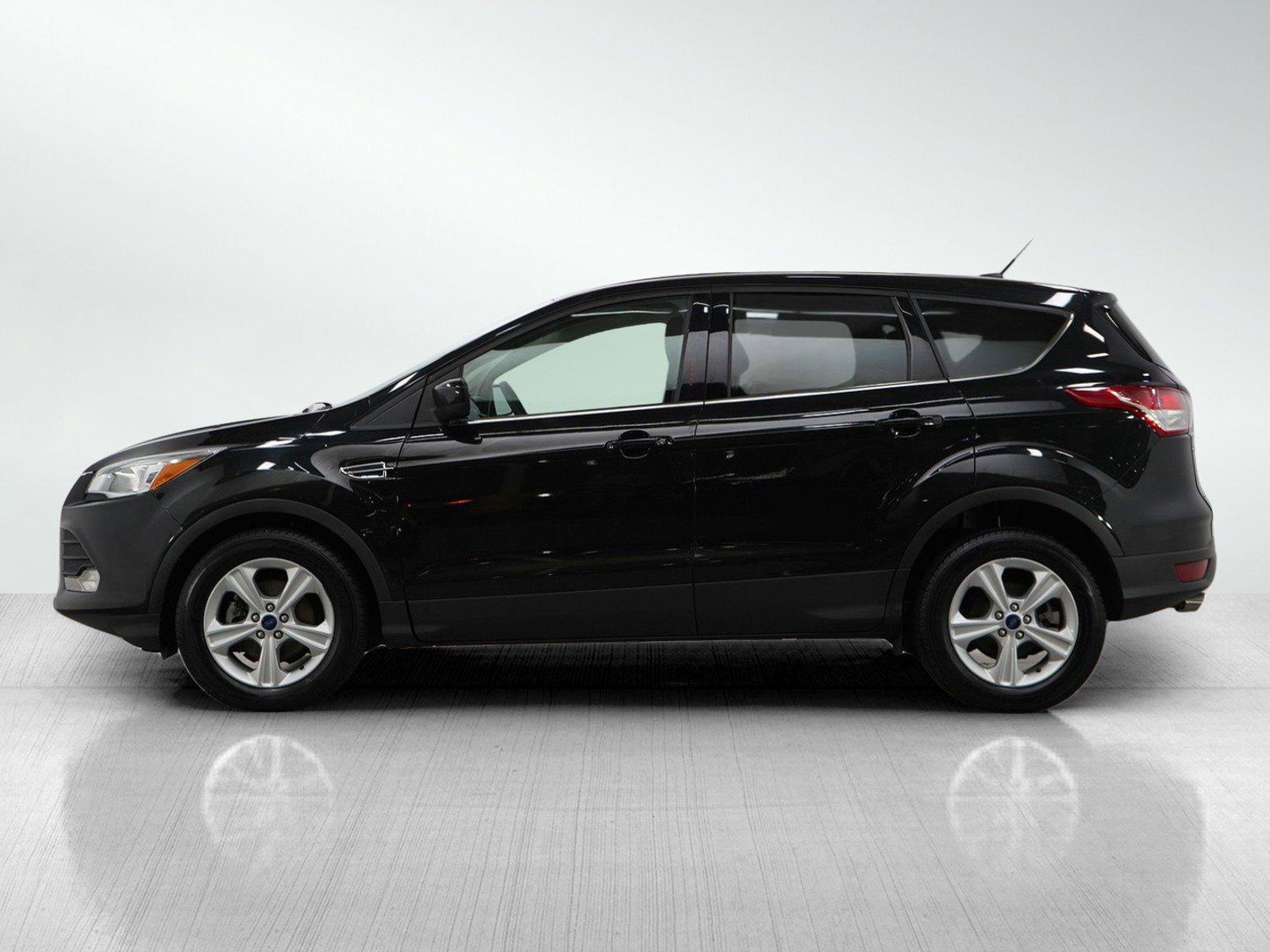 Used 2015 Ford Escape SE with VIN 1FMCU0G70FUA17706 for sale in Burnsville, Minnesota
