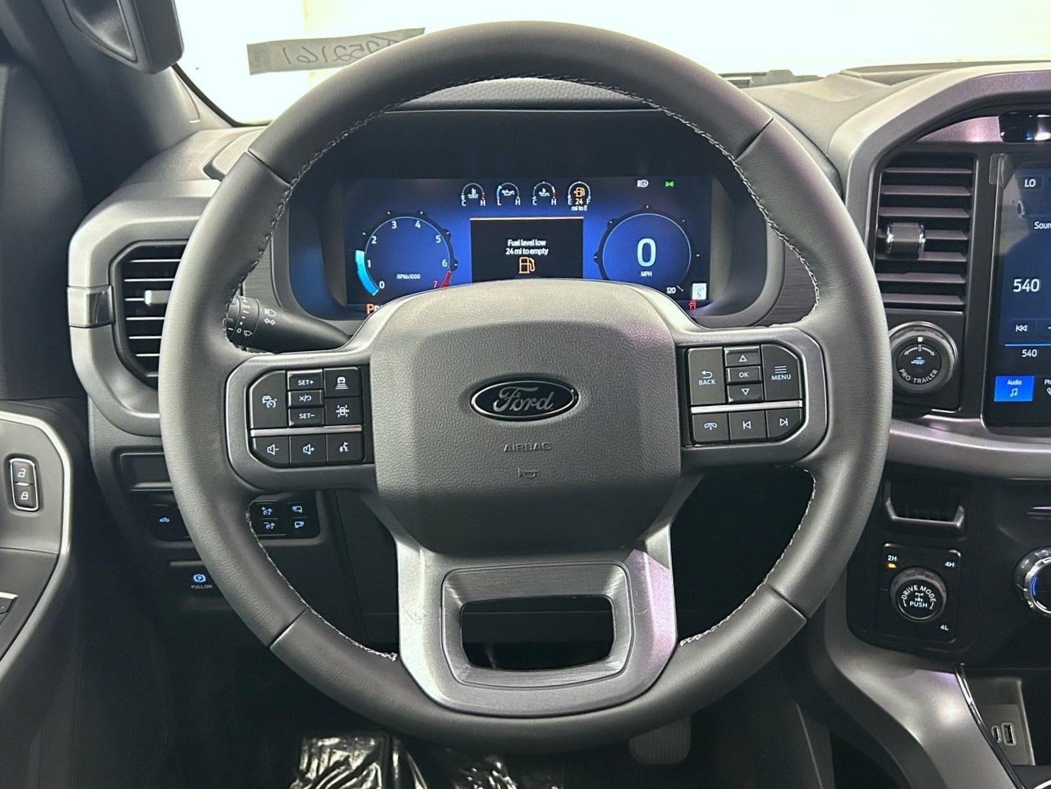 2025 Ford F-150 XLT photo 11