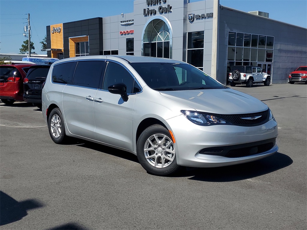 2026 Chrysler Voyager LX photo 33