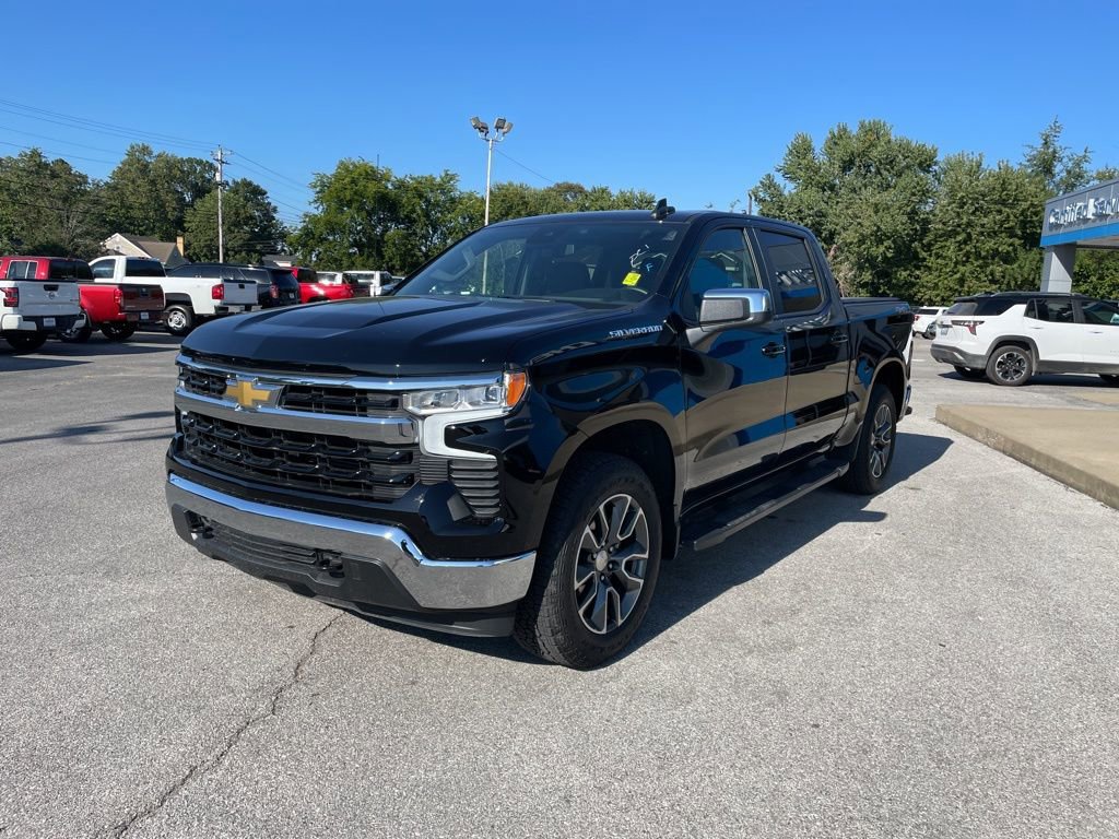 2023 Chevrolet Silverado 1500 LT photo 4