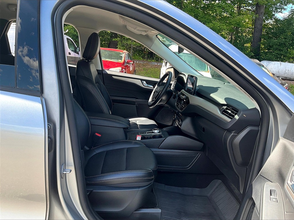 2022 Ford Escape SEL photo 13