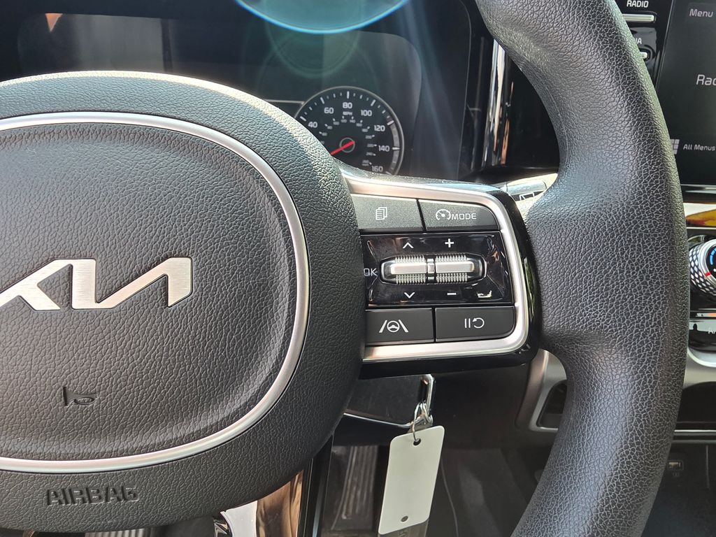 2022 Kia Sorento LX photo 14