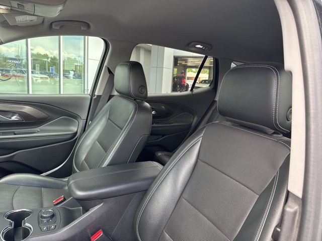 2024 Gmc Terrain SLT photo 9