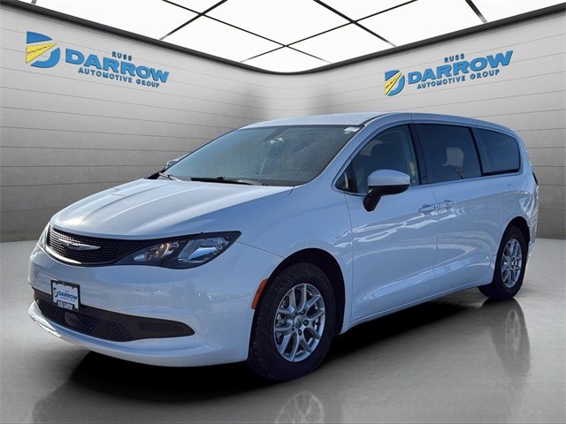 Pre-Owned 2022 Chrysler Voyager LX's photo