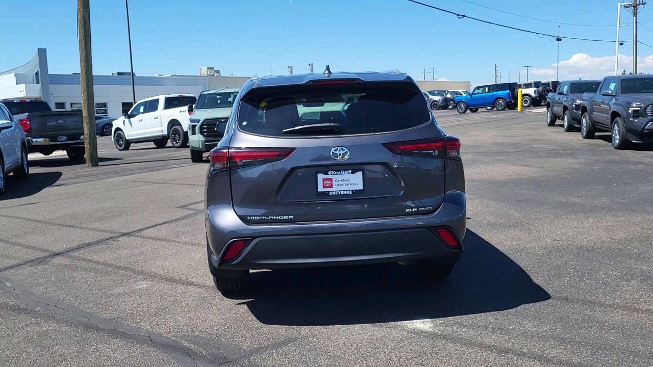 2024 Toyota Highlander XLE photo 4