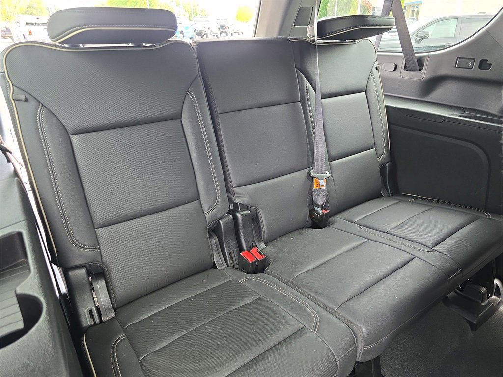 2024 Chevrolet Suburban Premier photo 12
