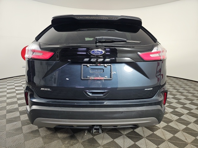 2024 Ford Edge SEL photo 2