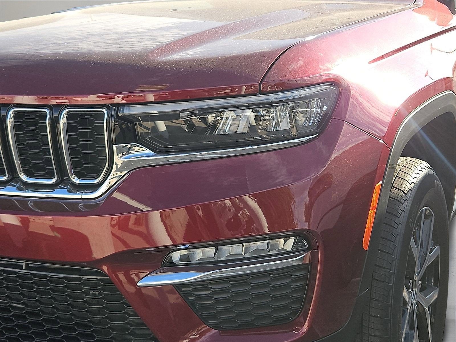 2025 Jeep Grand Cherokee Limited photo 3