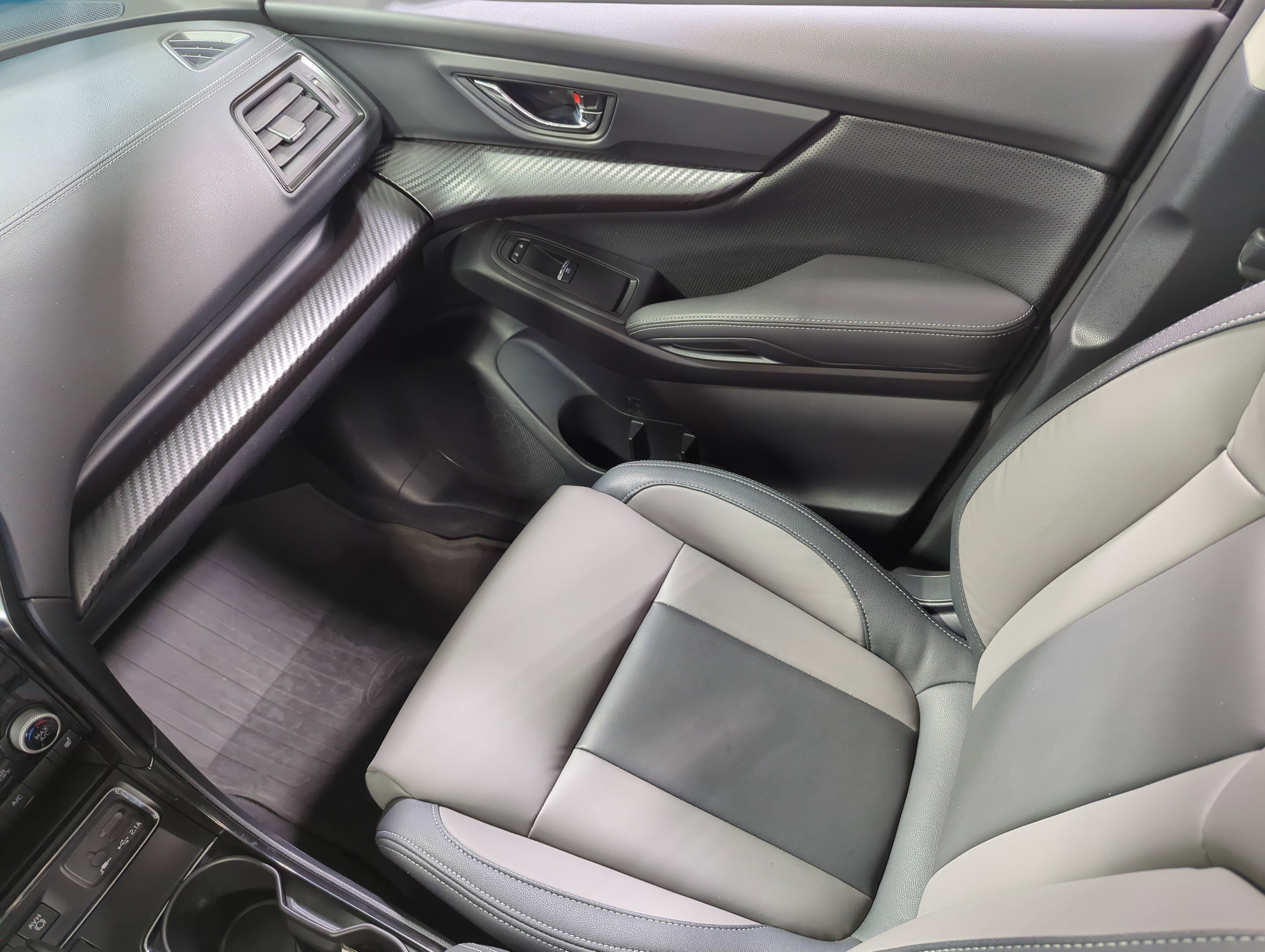 2022 Subaru Ascent Onyx Edition photo 9