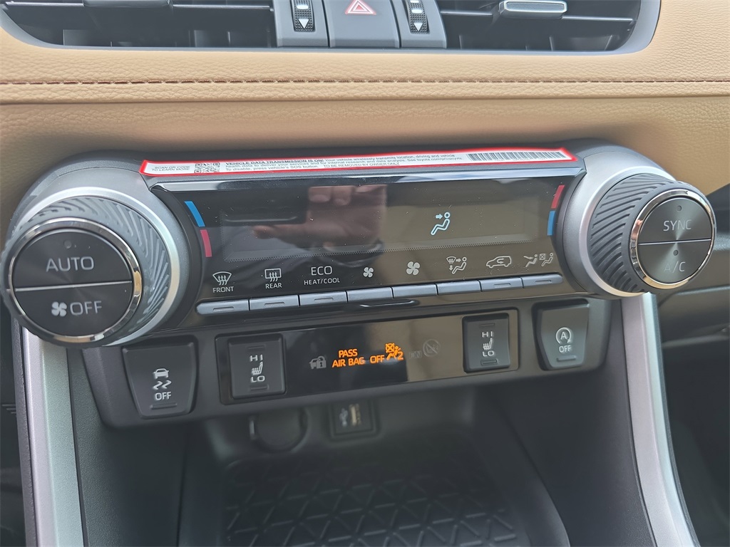 2025 Toyota RAV4 XLE Premium photo 24