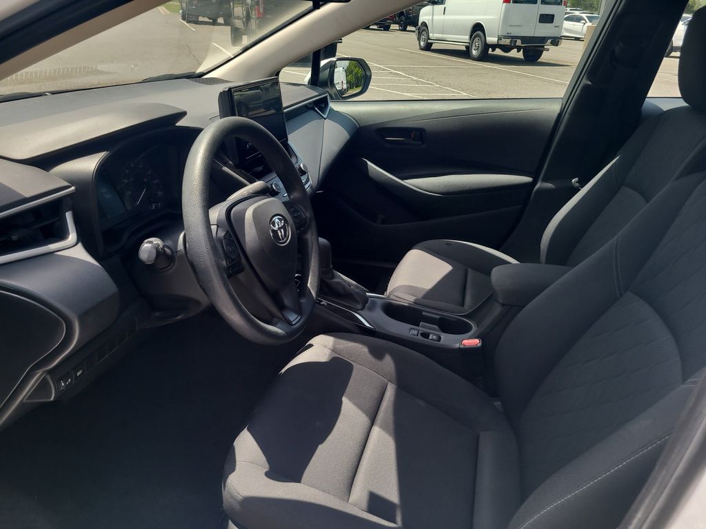 2023 Toyota Corolla LE photo 10