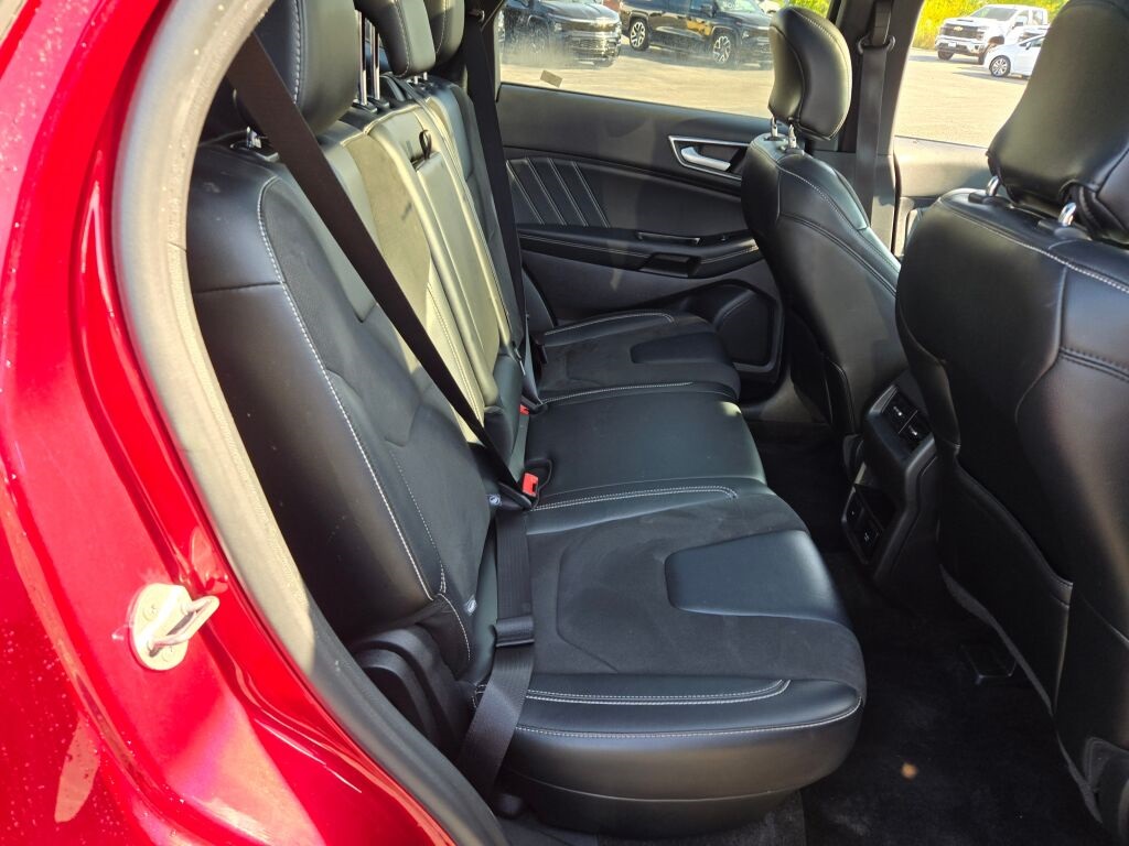 2019 Ford Edge ST photo 5