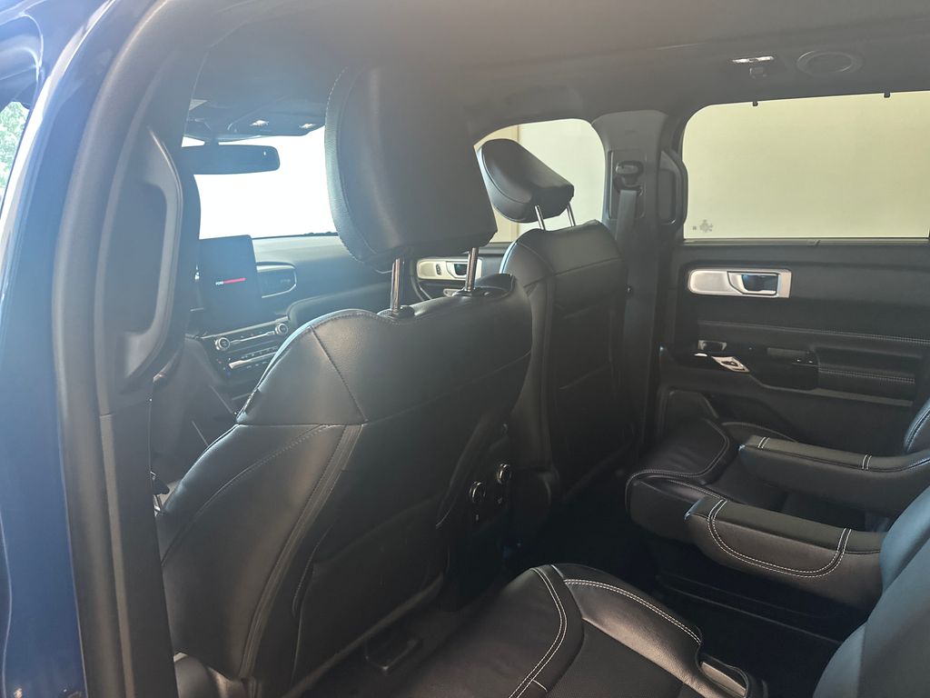 2023 Ford Explorer ST photo 12