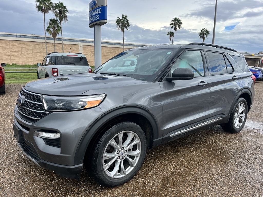 2023 Ford Explorer XLT photo 2