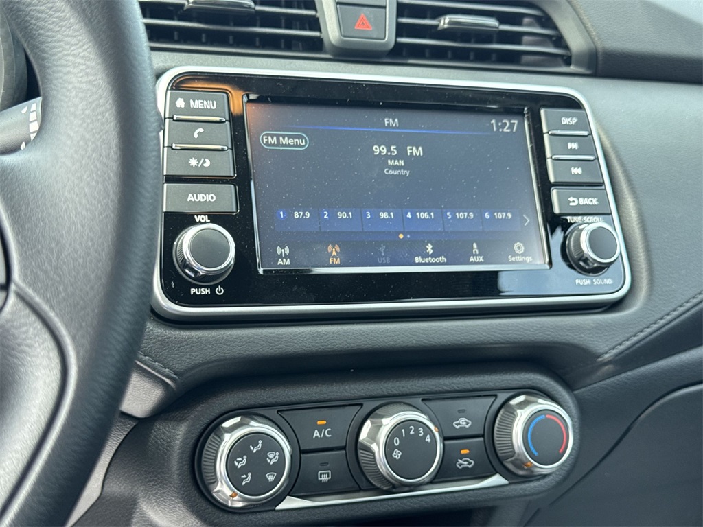 2025 Nissan Versa 1.6 S photo 22
