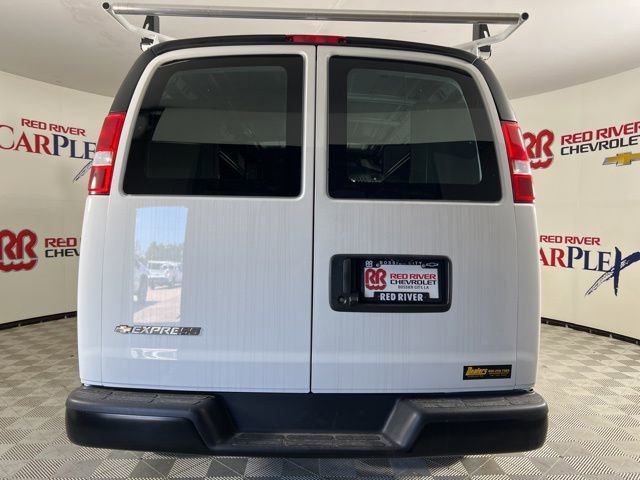 2025 Chevrolet Express Cargo 2500 photo 4
