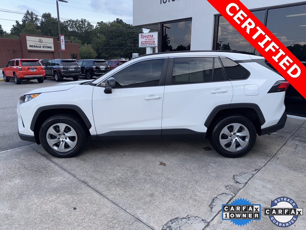 2019 Toyota RAV4 LE photo 9