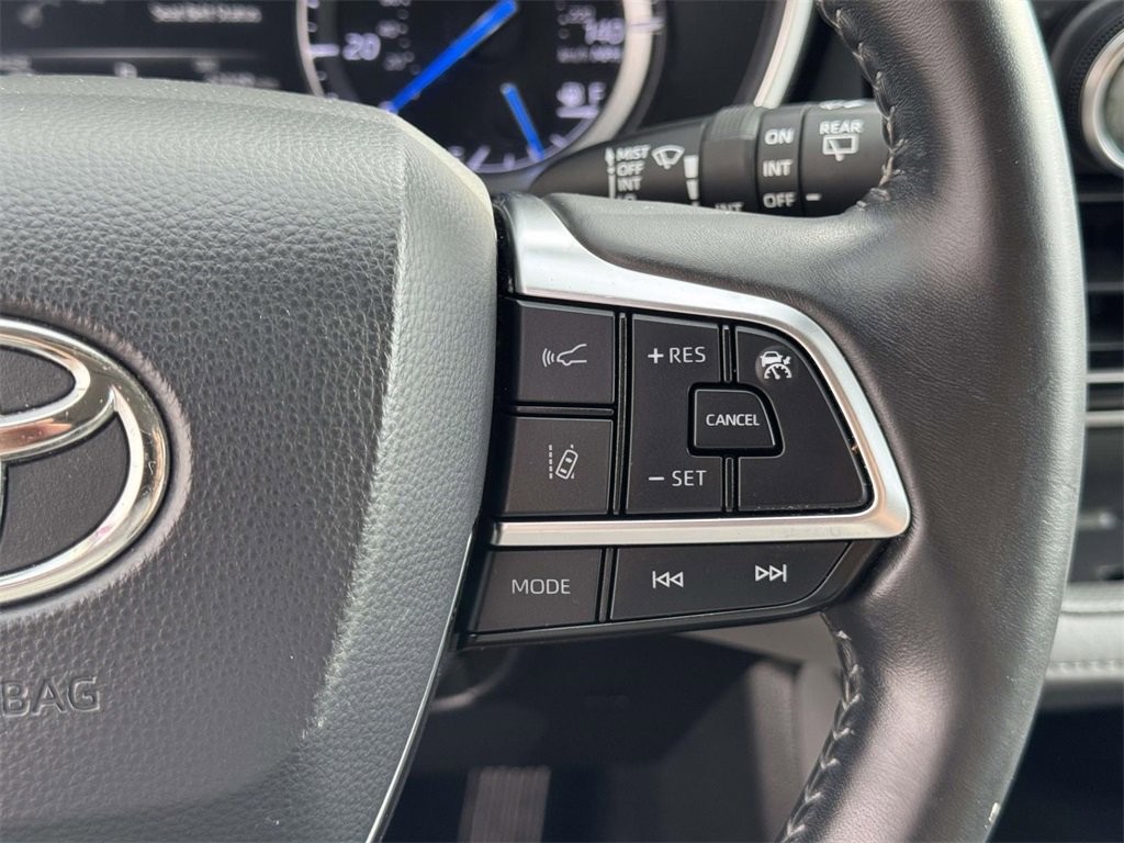 2021 Toyota Highlander Hybrid XLE photo 11