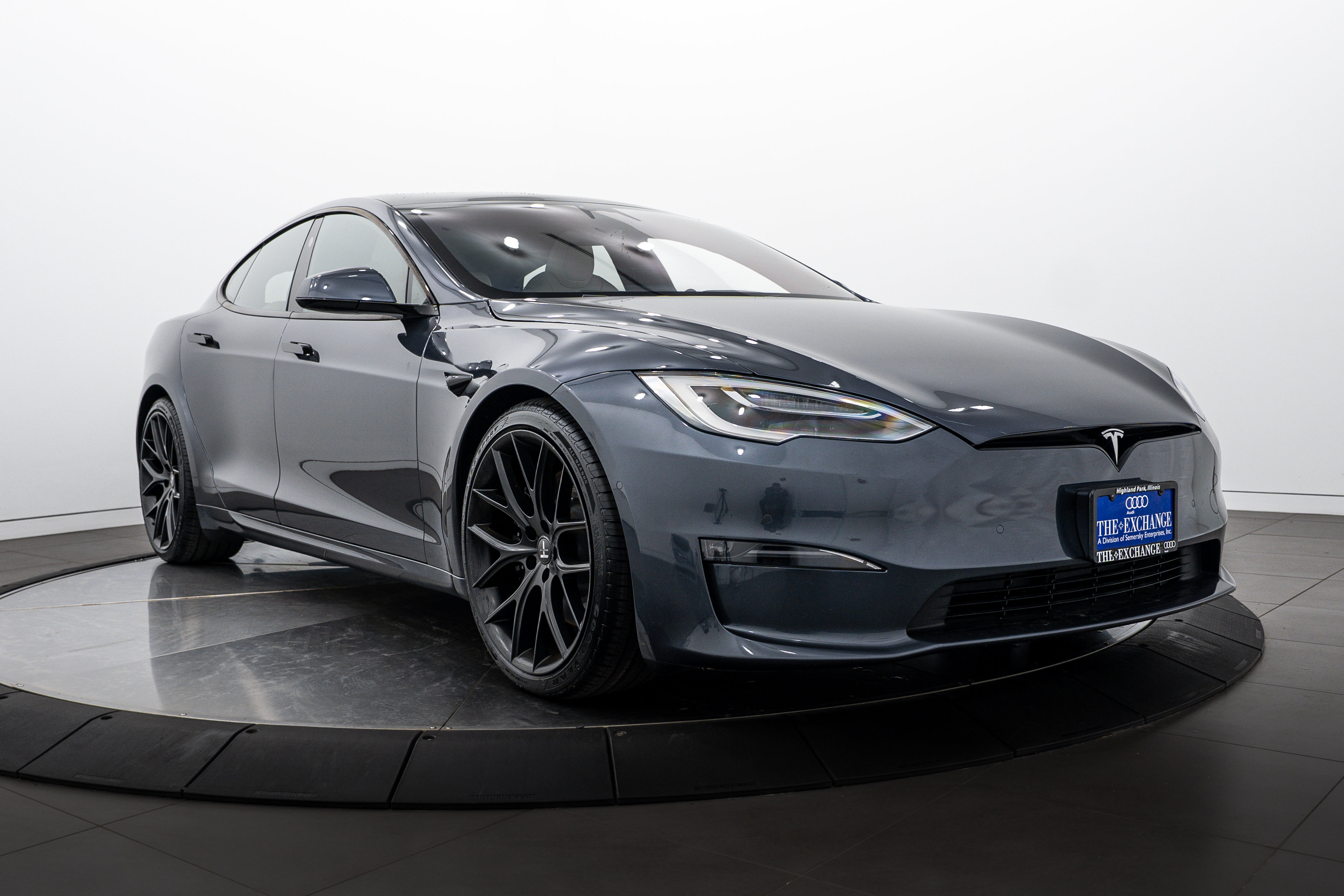 Used 2022 Tesla Model S Plaid with VIN 5YJSA1E66NF462192 for sale in Highland Park, IL