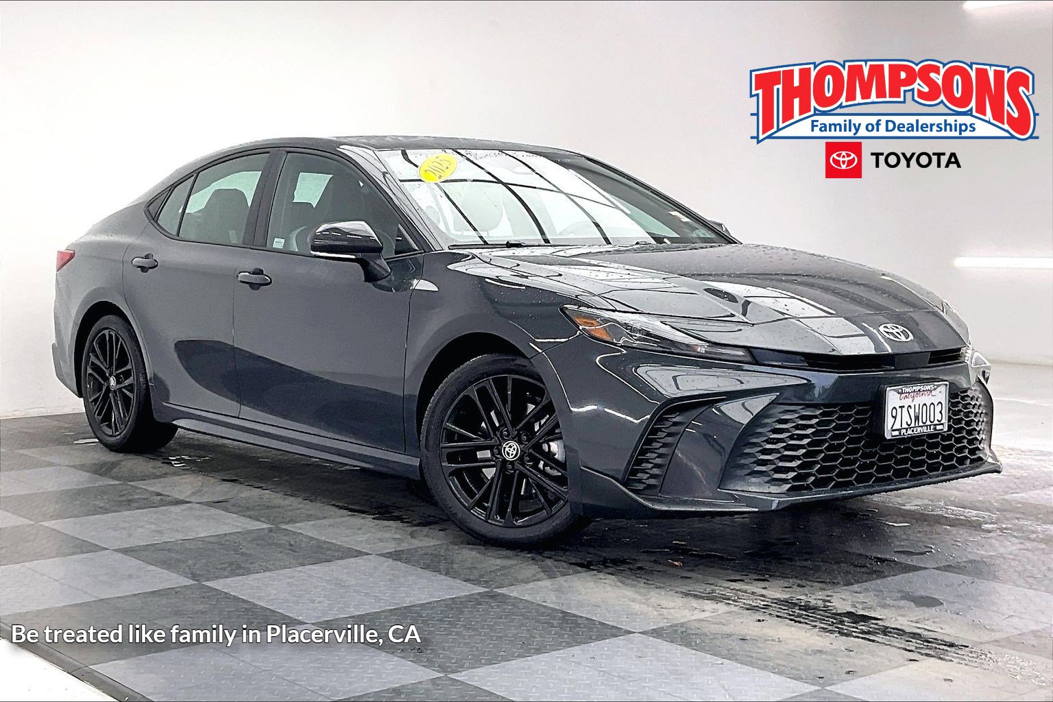 2025 Toyota Camry SE's photo