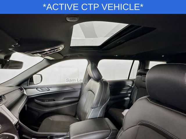 2025 Jeep Grand Cherokee Laredo Altitude photo 17