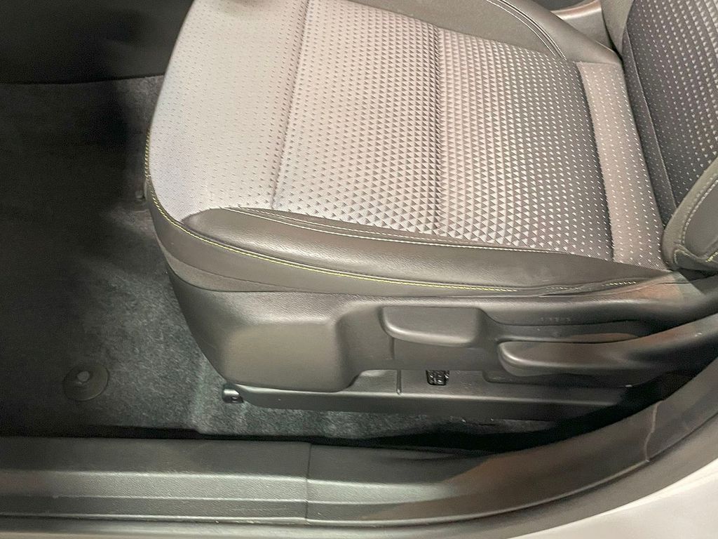 2024 Chevrolet Trax LT photo 8